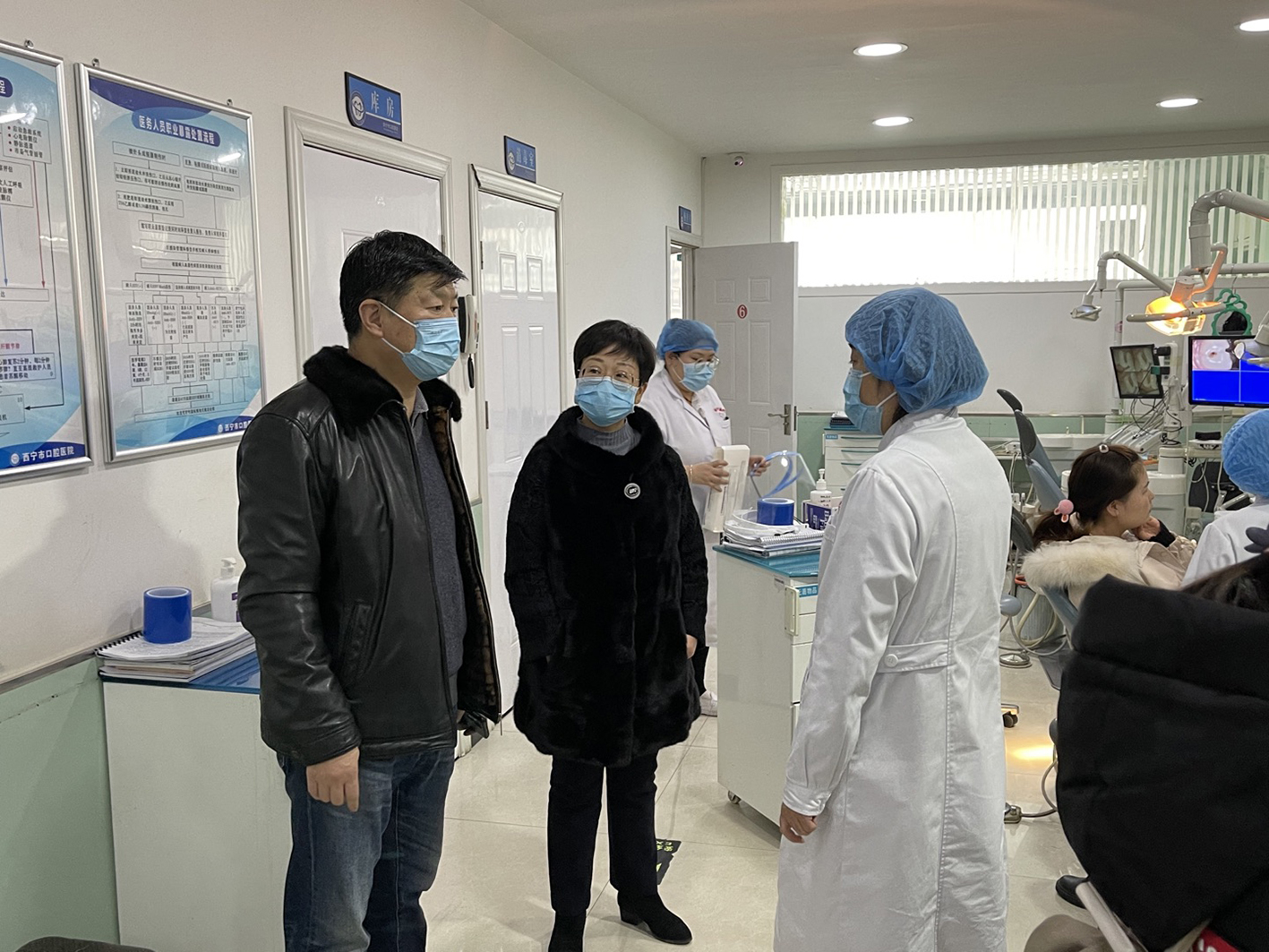 1609405446669814.jpg 元旦行政查房2.jpg